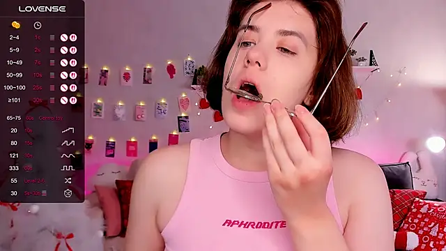 BellaCaress online show from December 15, 2:28 am