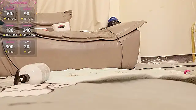 fox-yiyi online show from April 18, 11:56 am