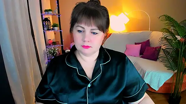 CrystaalStaar online show from November 18, 8:21 pm