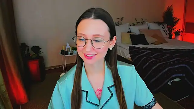 YourLovellyStory online show from February 9, 4:31 pm