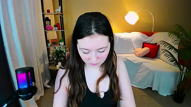 AlluringLookk online show from February 27, 4:29 pm