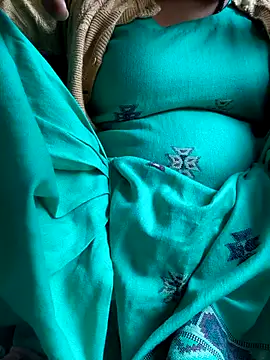 Love-pari077 online show from December 18, 4:06 am