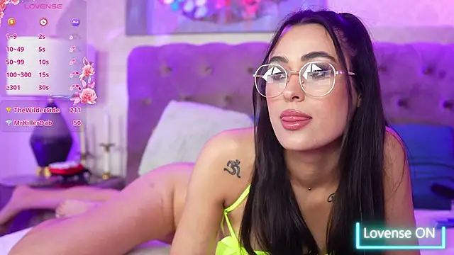 Pretty Lia  online show from October 29, 5:23 am