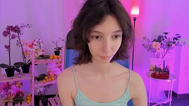 EmmanuellBrown online show from December 19, 10:07 am