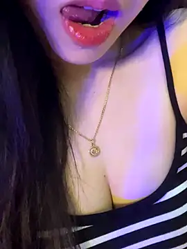 Mon monbaby online show from November 29, 6:45 pm