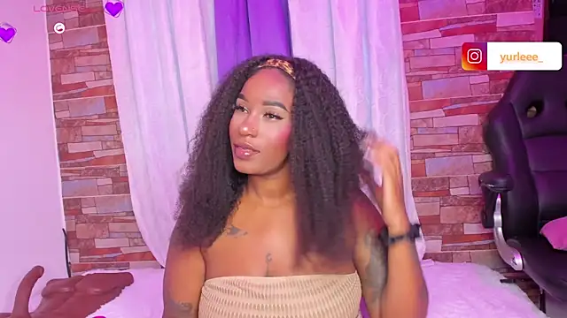 Brandy brown  online show from February 19, 11:14 pm