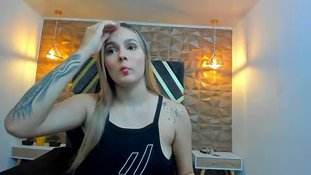 Emmaa white  online show from October 6, 4:56 pm