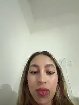 shannel moss   online show from April 11, 1:01 am