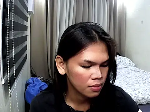 keana laux online show from October 6, 9:48 am