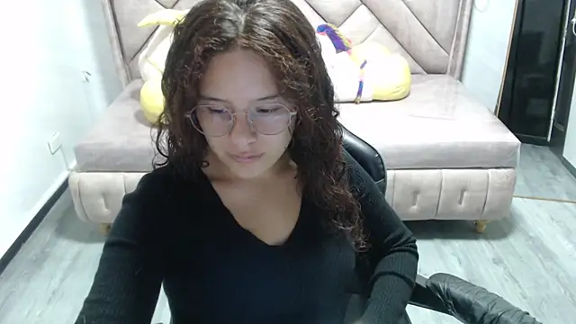 Velvet Moon V online show from November 10, 1:06 pm