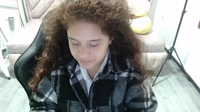 Velvet Moon V online show from November 21, 1:24 pm