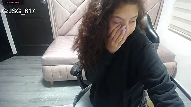 Velvet Moon V online show from October 13, 1:03 pm