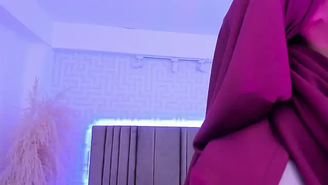 naishaa  online show from March 30, 6:29 pm