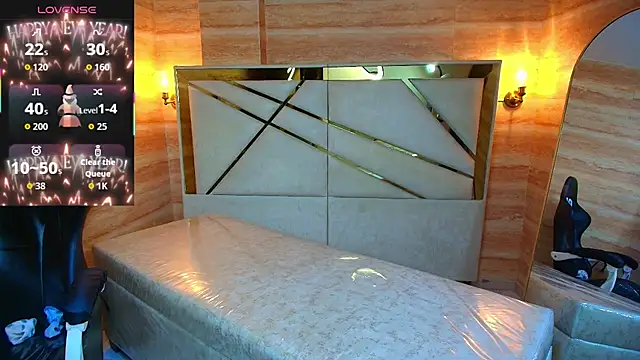 valentina r  online show from December 5, 1:01 pm