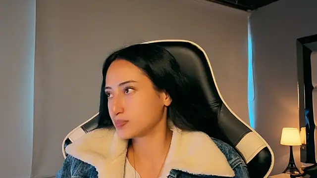 Adhara7 online show from March 6, 9:10 pm