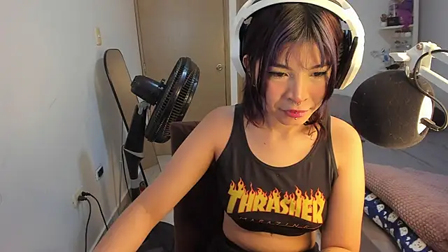 Kirachan98 online show from May 9, 5:59 pm