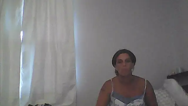 sarahkat86 online show from May 30, 10:27 pm