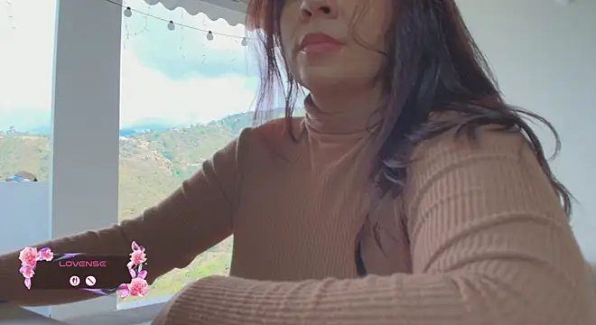 samanthahut1 online show from January 12, 8:03 pm