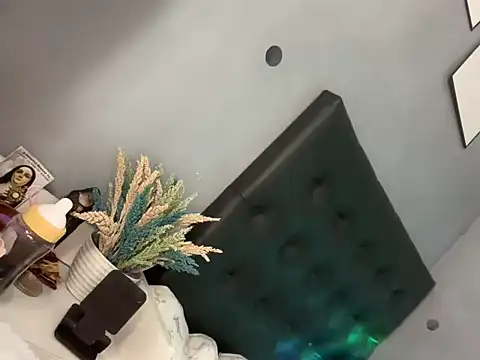 lelasohna online show from December 20, 4:44 pm