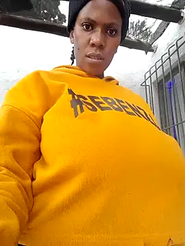Snapshot of MelowD69 chatting on October 20, 11:57 am MelowD69 online show from October 20, 11:57 am