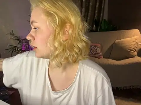 MoonIvy  online show from March 2, 7:09 pm