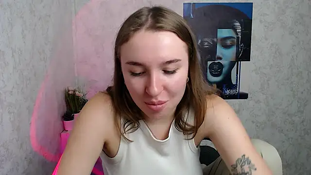 JuliaTopp  online show from October 26, 8:10 am