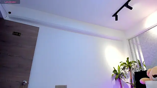 lily cash1 online show from December 18, 2:44 pm