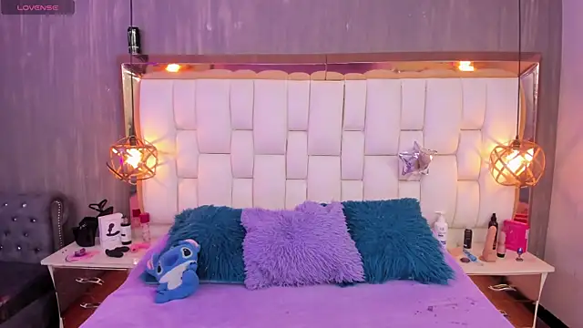 Foxxy Doll online show from April 18, 3:36 pm