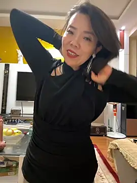 anna yngs online show from October 21, 11:14 am