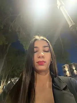 -juicy  online show from July 25, 11:45 pm