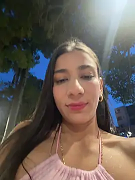 -juicy  online show from August 3, 11:32 pm