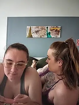 AndHerXO online show from April 22, 2:25 pm