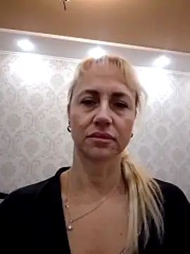 KissMiSveet online show from November 28, 6:00 pm