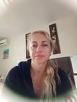 KissMiSveet online show from November 17, 10:27 am