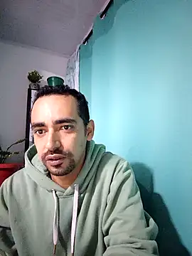 stivenlujan69 online show from January 15, 11:00 pm