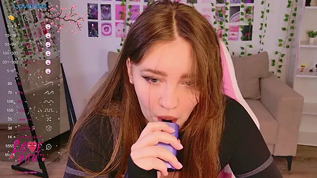 Moon  Bunny online show from March 1, 1:33 pm