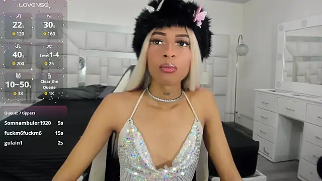 Dahlia Moss online show from November 19, 3:06 am