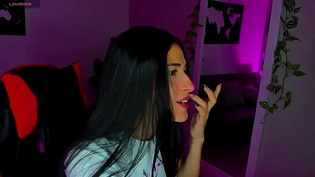 ZoeValencia1 online show from April 15, 1:22 pm