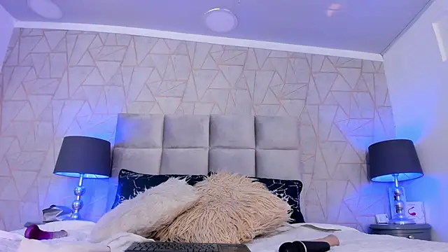 Emely florence  online show from October 30, 7:26 pm