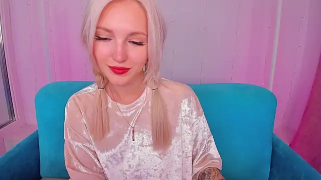 LisaFoxyMe online show from November 1, 10:30 am