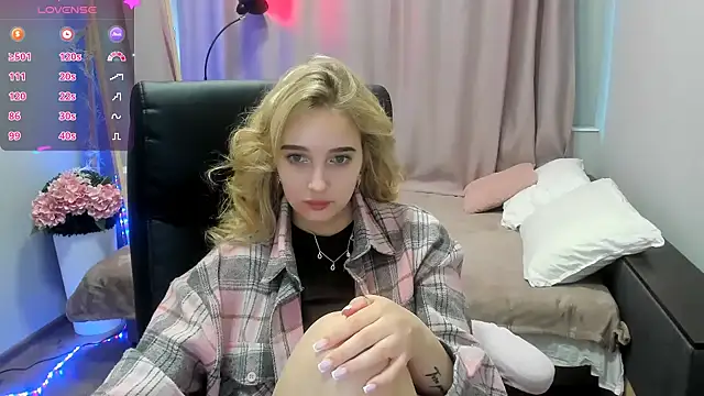 TaisiaHot online show from April 21, 7:59 am