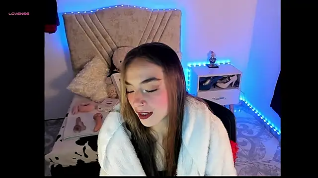 Mia Victoria22 online show from April 15, 2:23 am