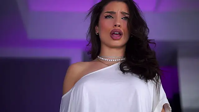 LalaRoze online show from January 12, 8:25 pm