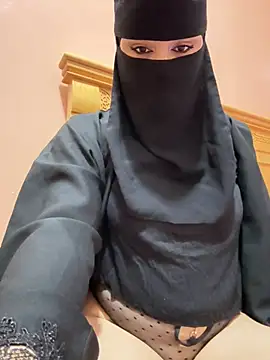  Laiali  online show from April 5, 1:10 pm