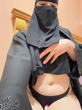  Laiali  online show from February 22, 9:26 pm