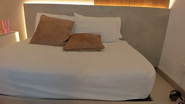 samantha 17  online show from October 18, 2:58 am