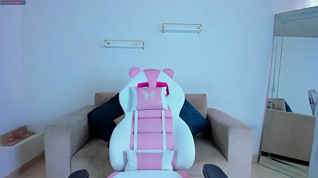 april smiith online show from February 24, 1:21 pm