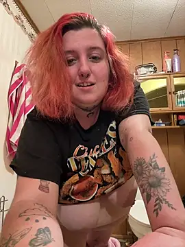 vanessraine online show from December 16, 9:48 am