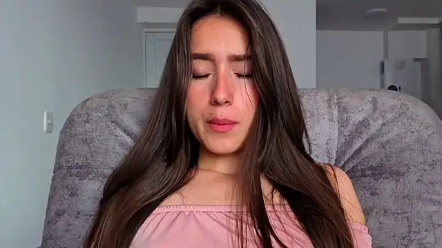 Adhara Kitten online show from April 18, 1:46 pm