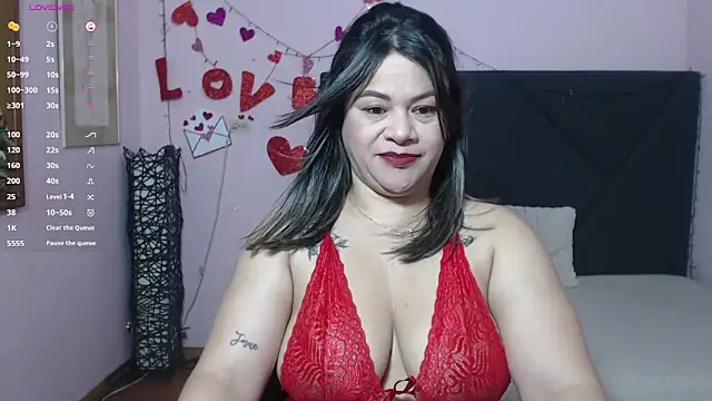 pamela echeverria online show from April 10, 11:27 am